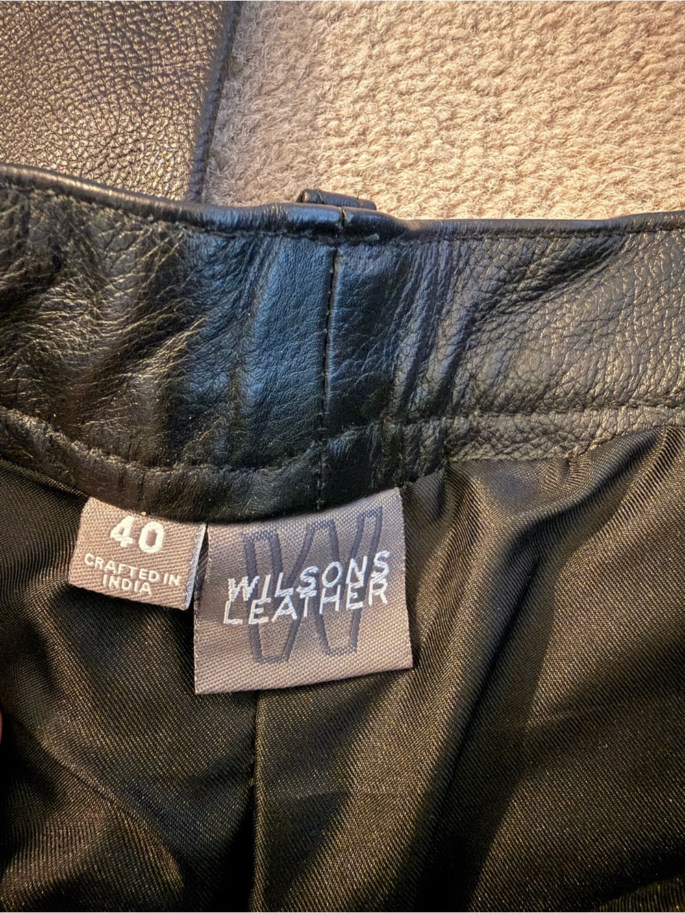 Men Pants Subcategory Identification - Picture 2 of 3